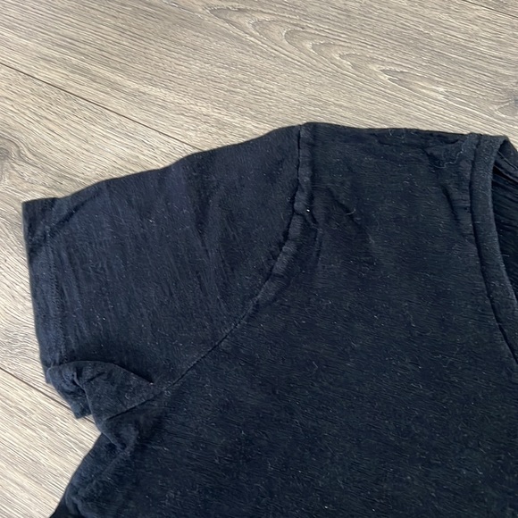 Men’s Old Navy V-Neck T-Shirt (Black) - Picture 3 of 4